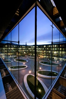 Afbeelding 5 Platanenhof in low-res (Photograph credit - Imre Csany Studio Csany) Source http://www.minfin.nl/