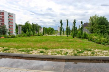 Parks above autobahn Linz